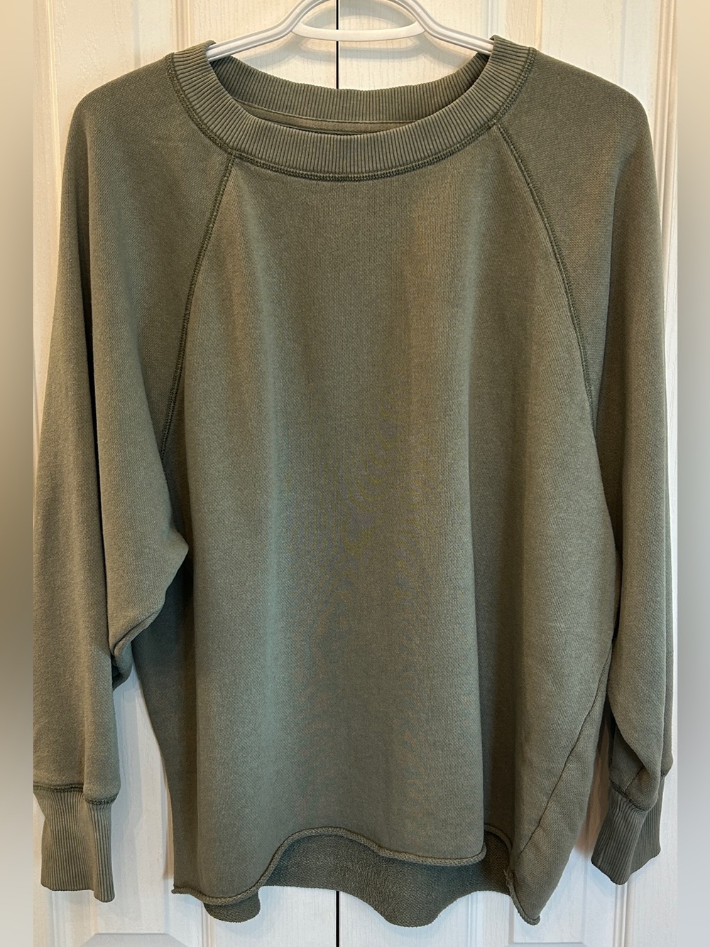 Aerie Raw Cut City Sweatshirt Olive Green Size M EUC